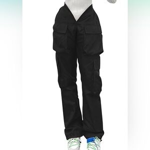 Women’s v cut waist cargo pants *brand new*
